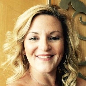 Meet your Posher, Stefanie